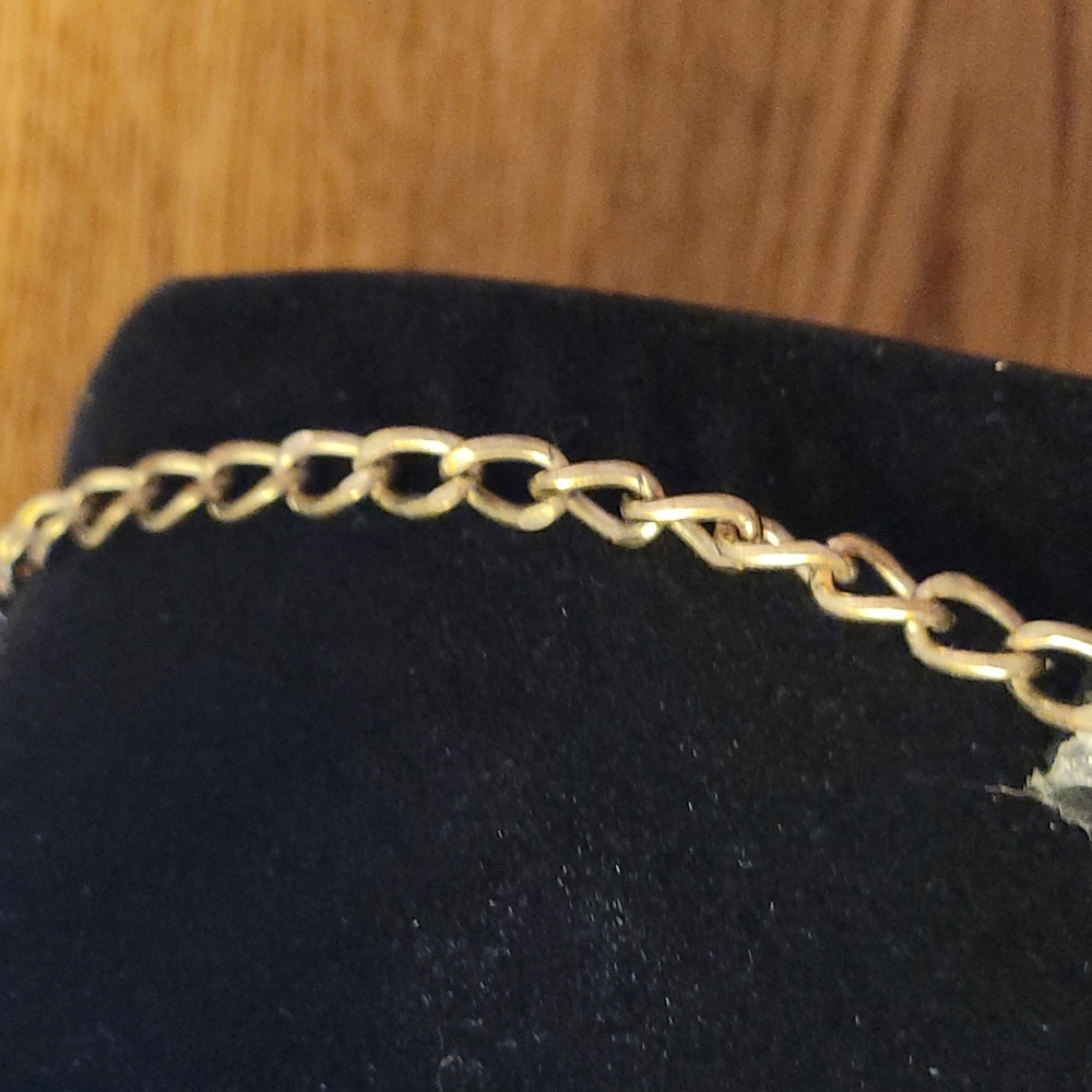 Costume Jewelry Necklace - Picture 7 of 8